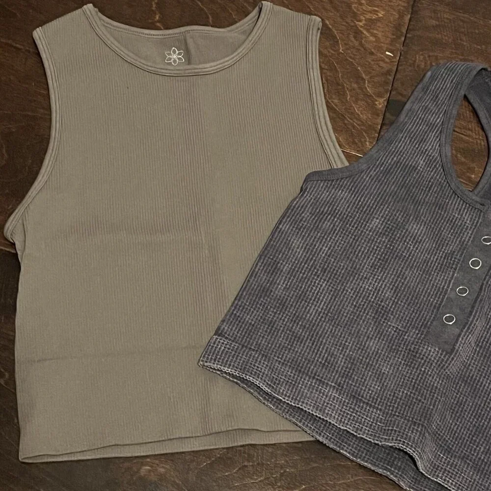 Aura Set Of 2 Ribbed Cropped Tops Size Small Gray & Taupe - Picture 4 of 5